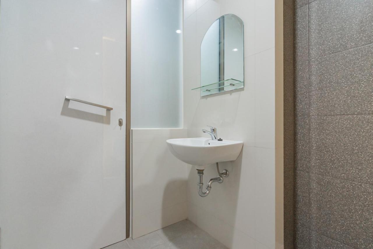 Reddoorz Plus @ Cirebon City Center Exterior photo